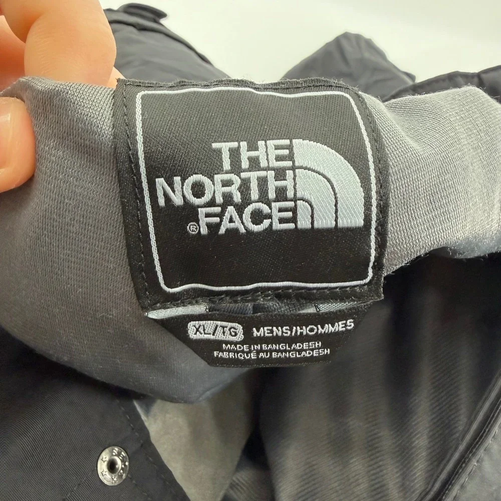The North‎ Face HyVent Mens XL Short Black Ski Snowboard Pants Waterproof Cargo